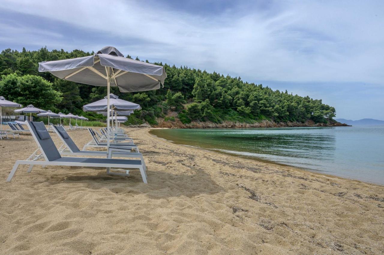 Komitsa Luxury Apartments Nea Roda Buitenkant foto