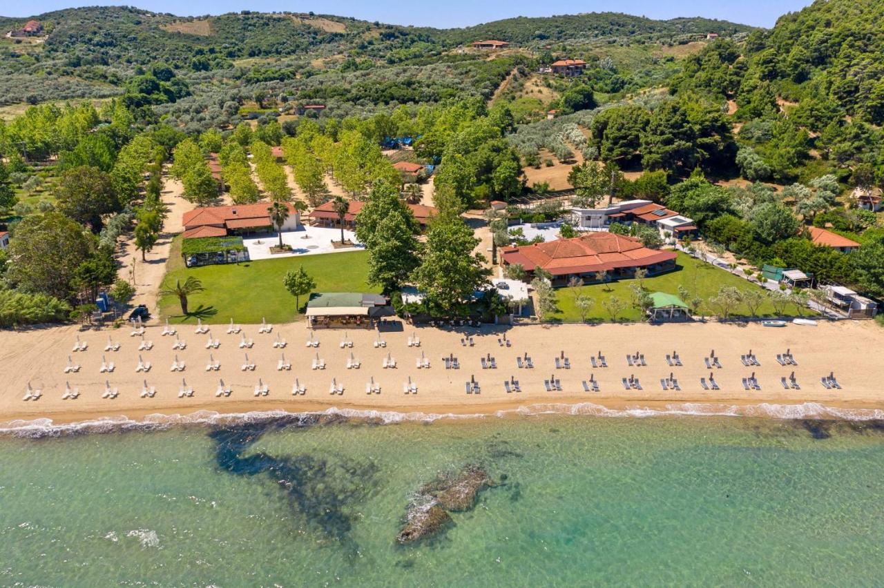 Komitsa Luxury Apartments Nea Roda Buitenkant foto