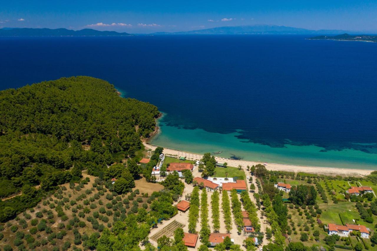 Komitsa Luxury Apartments Nea Roda Buitenkant foto