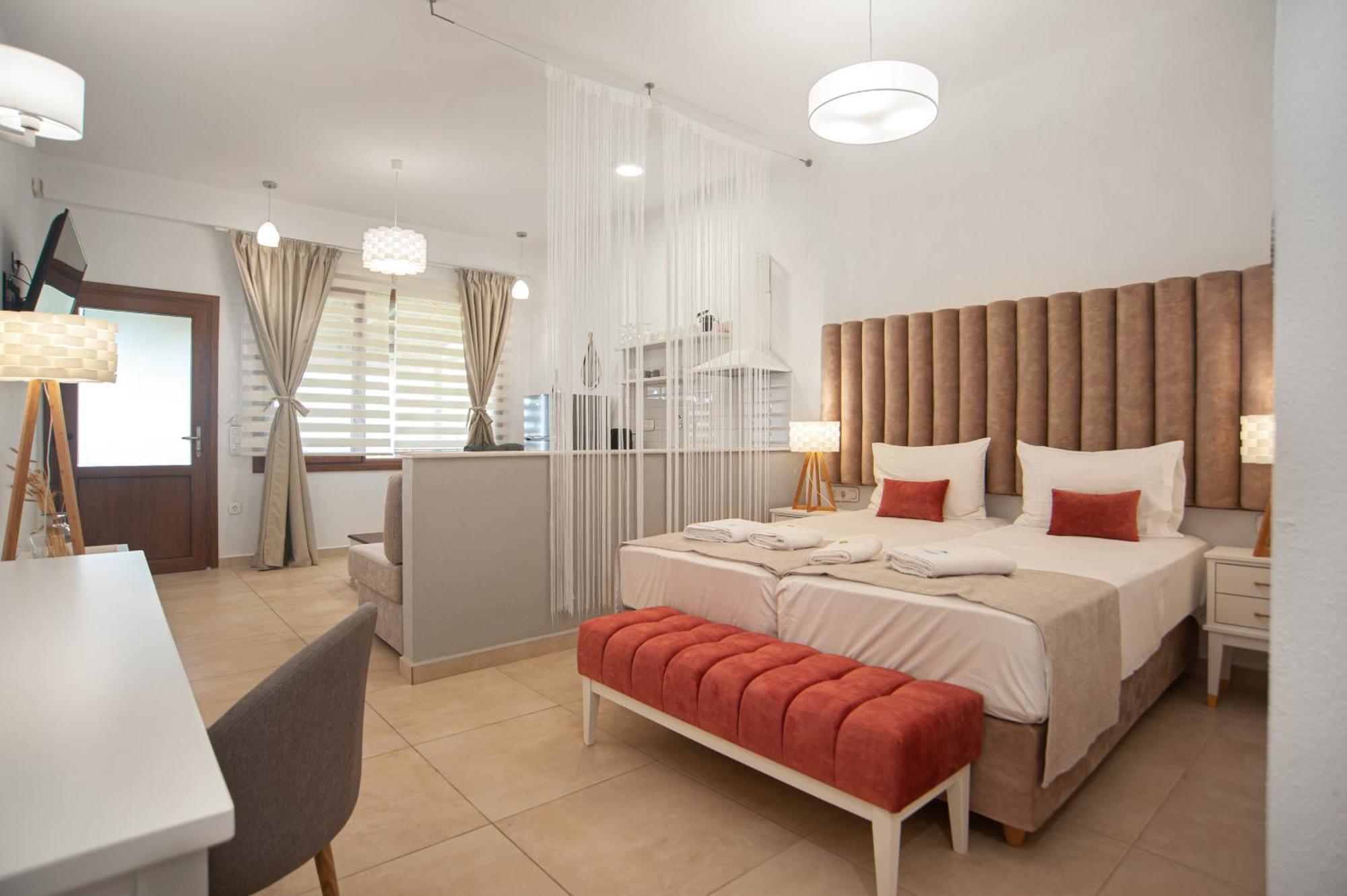 Komitsa Luxury Apartments Nea Roda Buitenkant foto