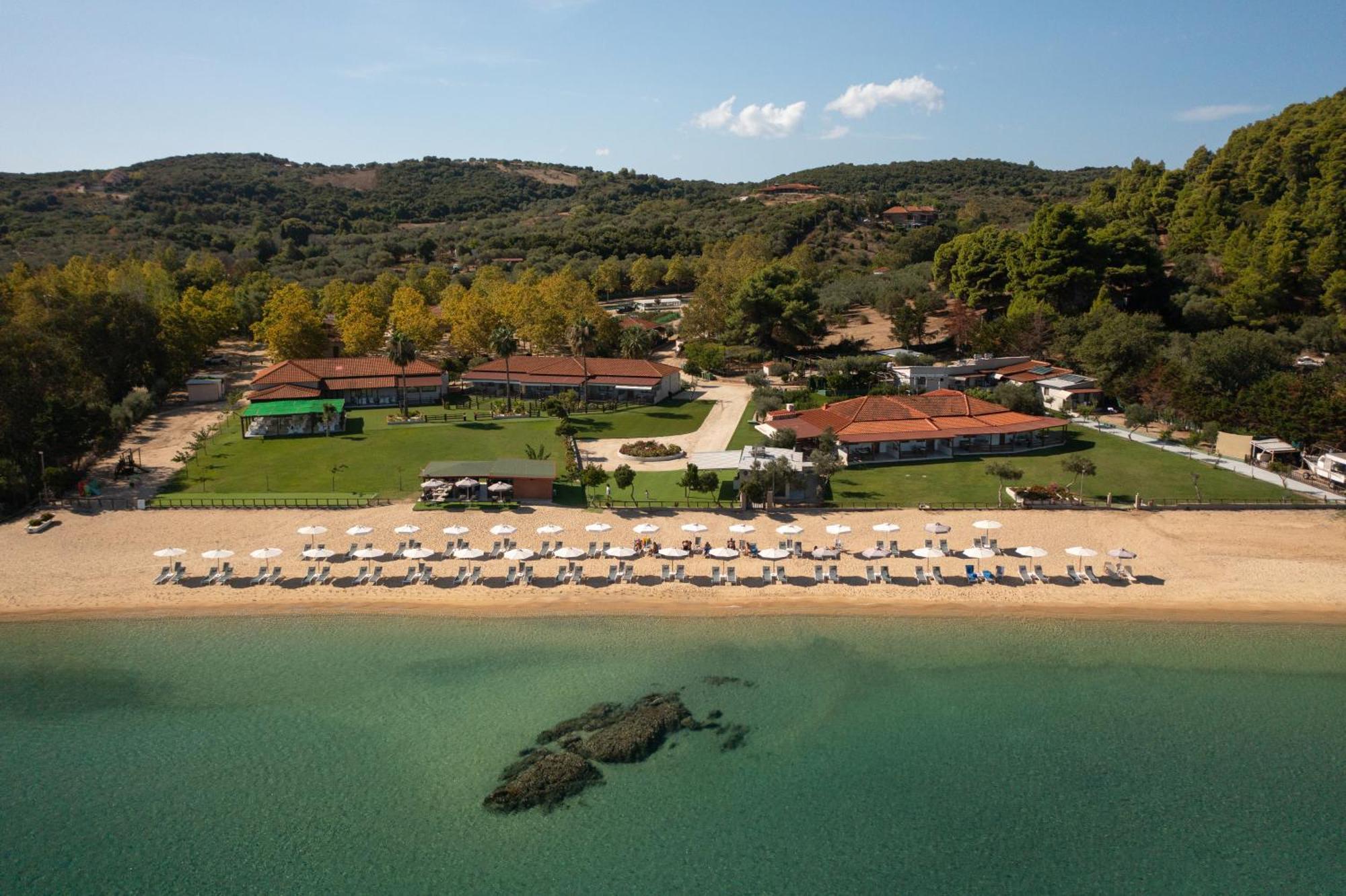 Komitsa Luxury Apartments Nea Roda Buitenkant foto